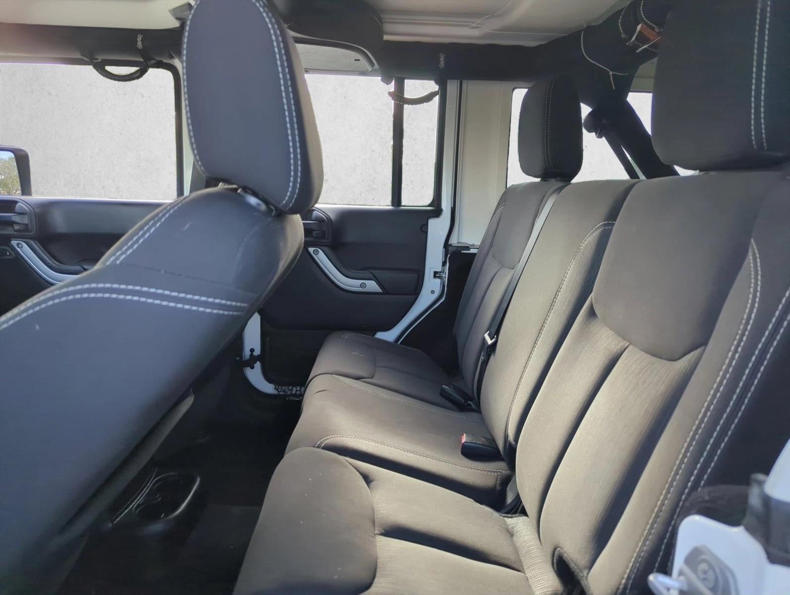 2015 Jeep Wrangler Unlimited 4WD 4dr Sahara