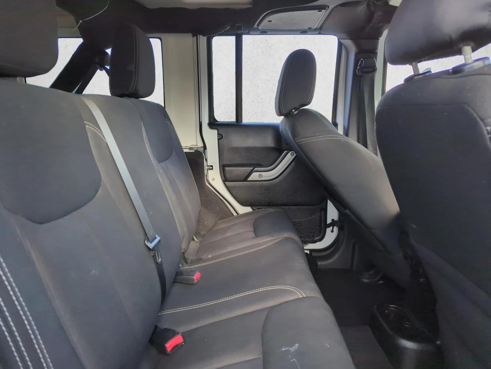 2015 Jeep Wrangler Unlimited 4WD 4dr Sahara