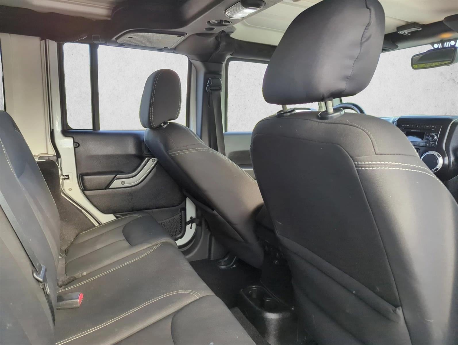 2015 Jeep Wrangler Unlimited 4WD 4dr Sahara