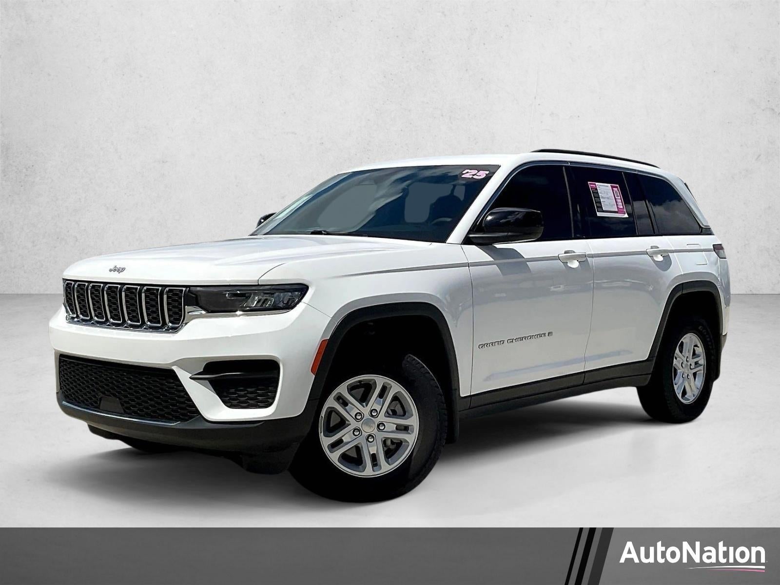 2025 Jeep Grand Cherokee Laredo 4x2