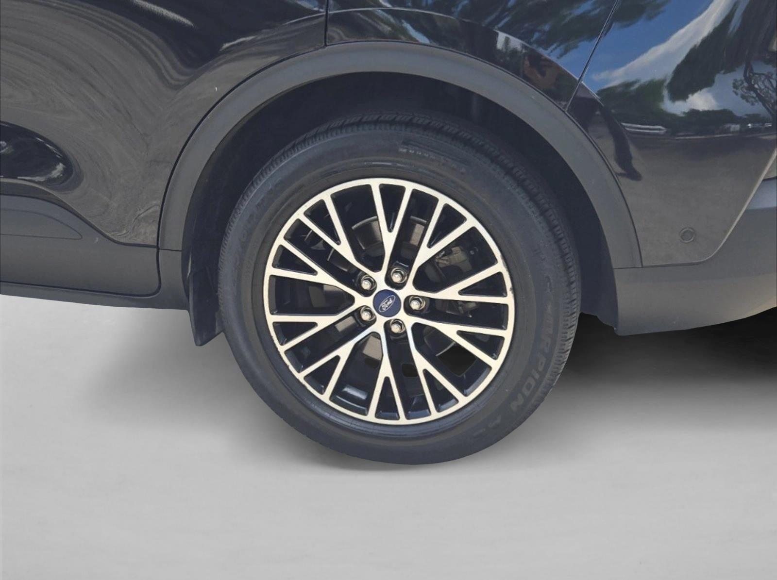 2022 Ford Escape Titanium Plug-In Hybrid FWD