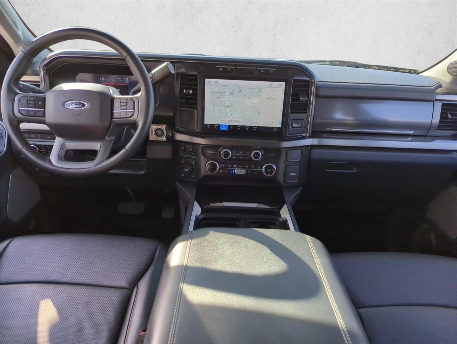 2024 Ford Super Duty F-250 SRW LARIAT 4WD Crew Cab 6.75' Box