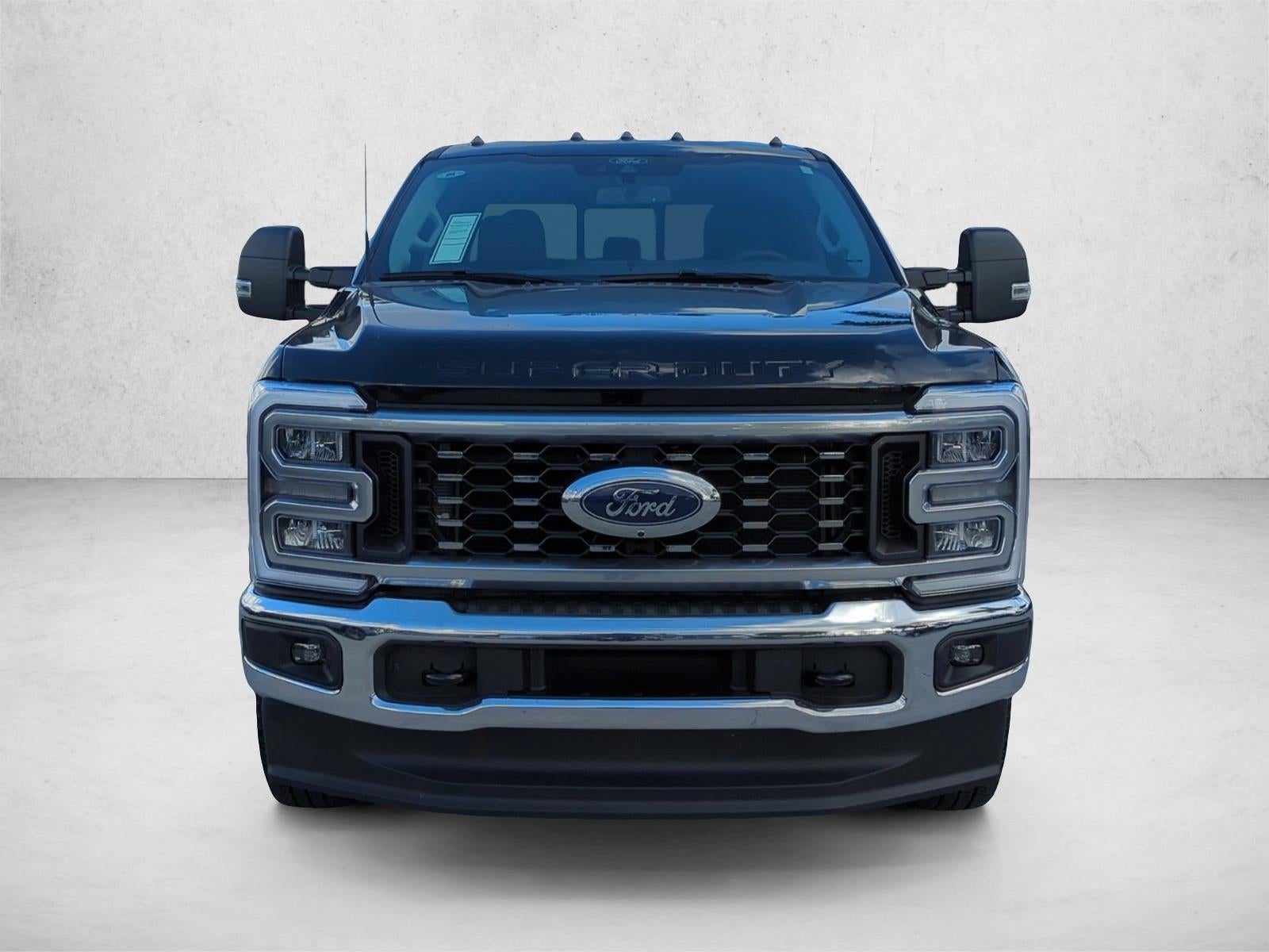 2026 Ford Super Duty F-350 DRW XLT 4WD Crew Cab 8' Box