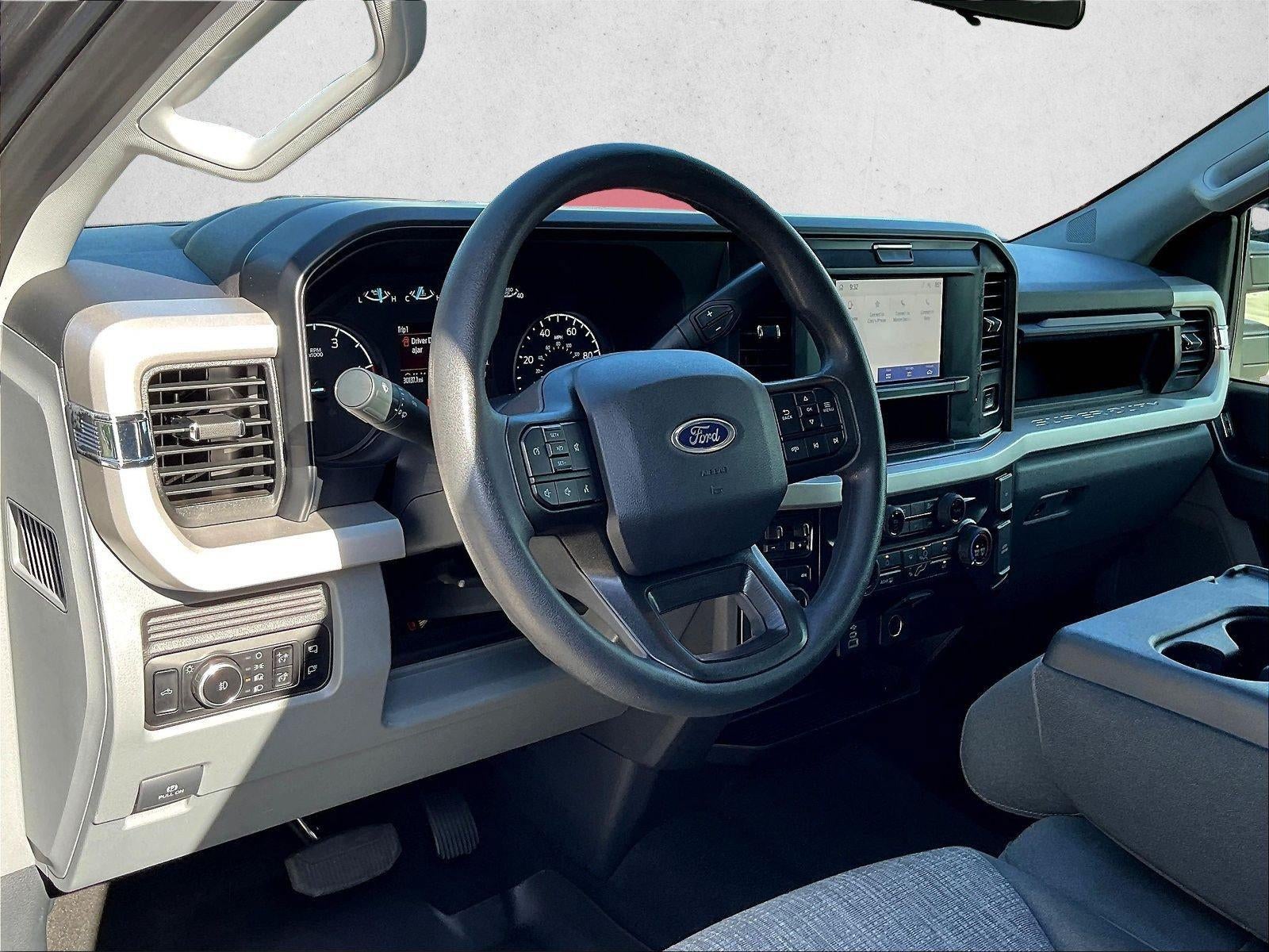 2025 Ford Super Duty F-350 DRW XLT 4WD Crew Cab 8' Box