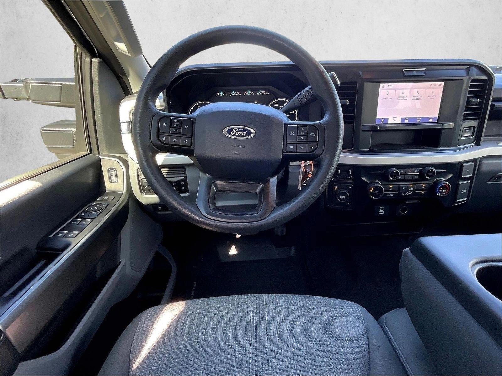 2025 Ford Super Duty F-350 DRW XLT 4WD Crew Cab 8' Box