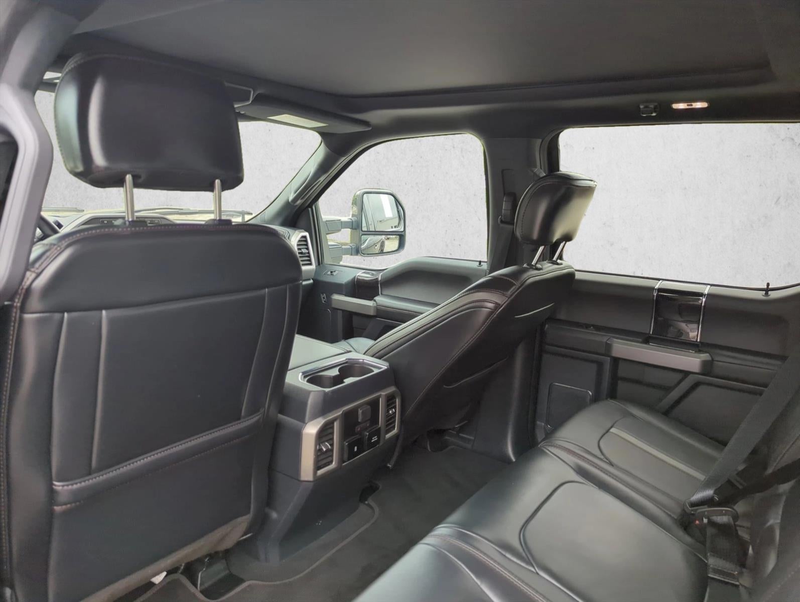 2022 Ford Super Duty F-450 DRW Platinum 4WD Crew Cab 8' Box