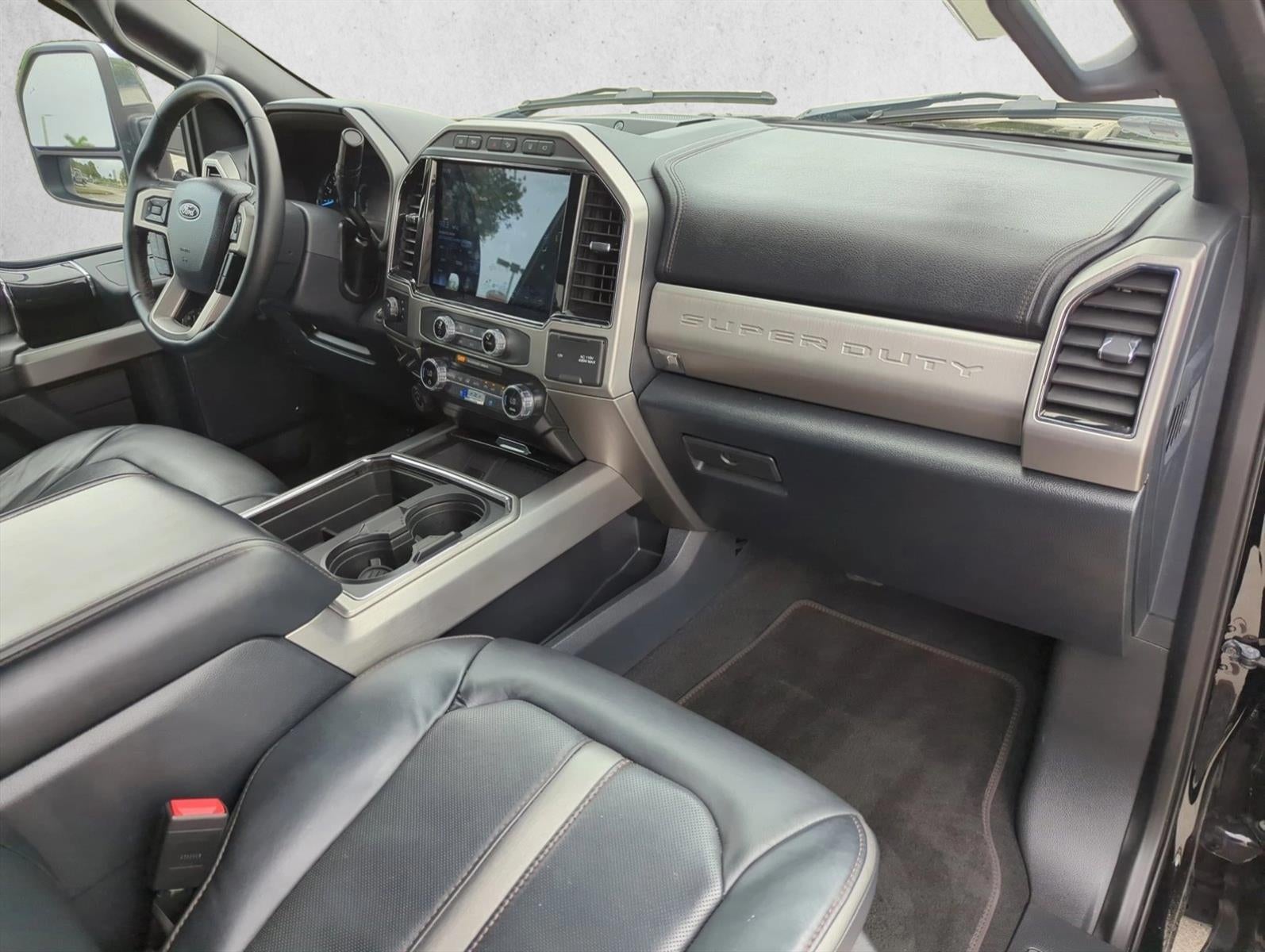2022 Ford Super Duty F-450 DRW Platinum 4WD Crew Cab 8' Box