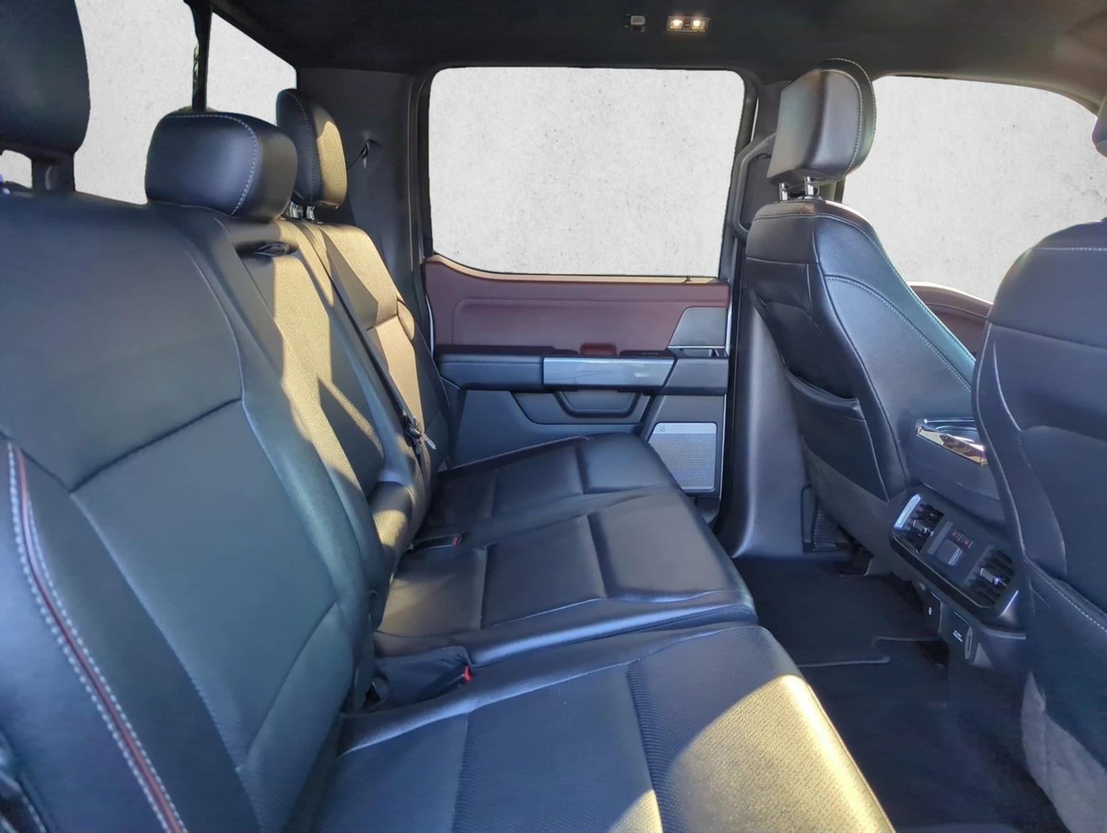 2022 Ford F-150 LARIAT 4WD SuperCrew 5.5' Box