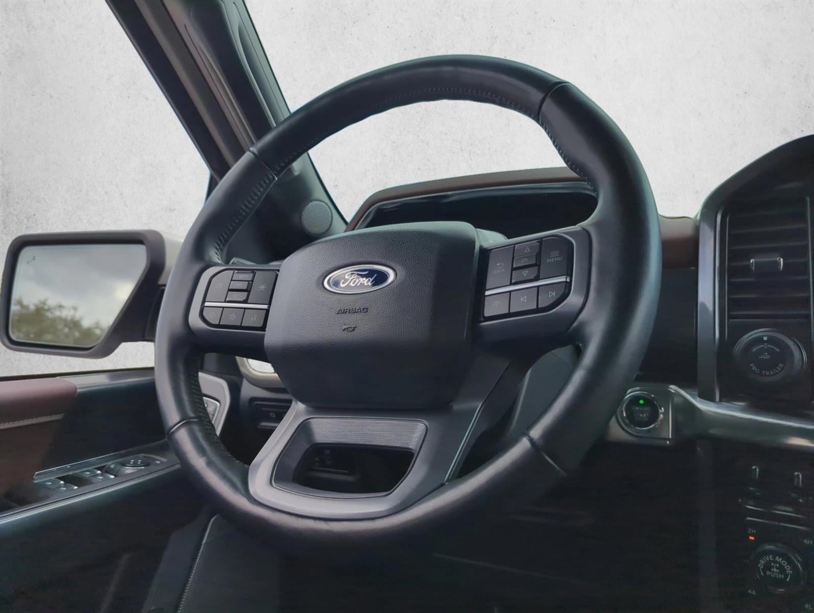 2023 Ford F-150 LARIAT 4WD SuperCrew 5.5' Box