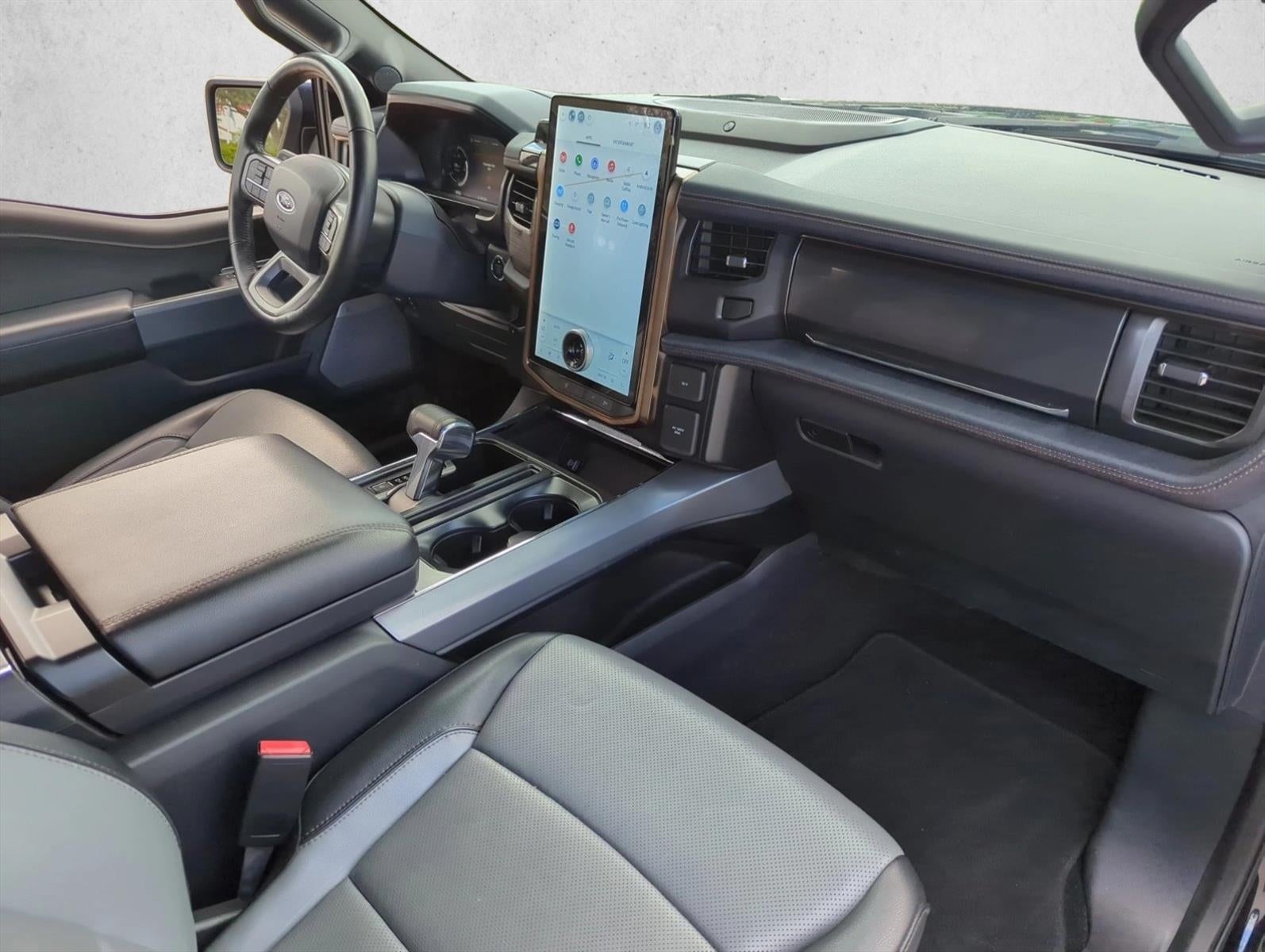 2022 Ford F-150 Lightning LARIAT 4WD SuperCrew 5.5' Box