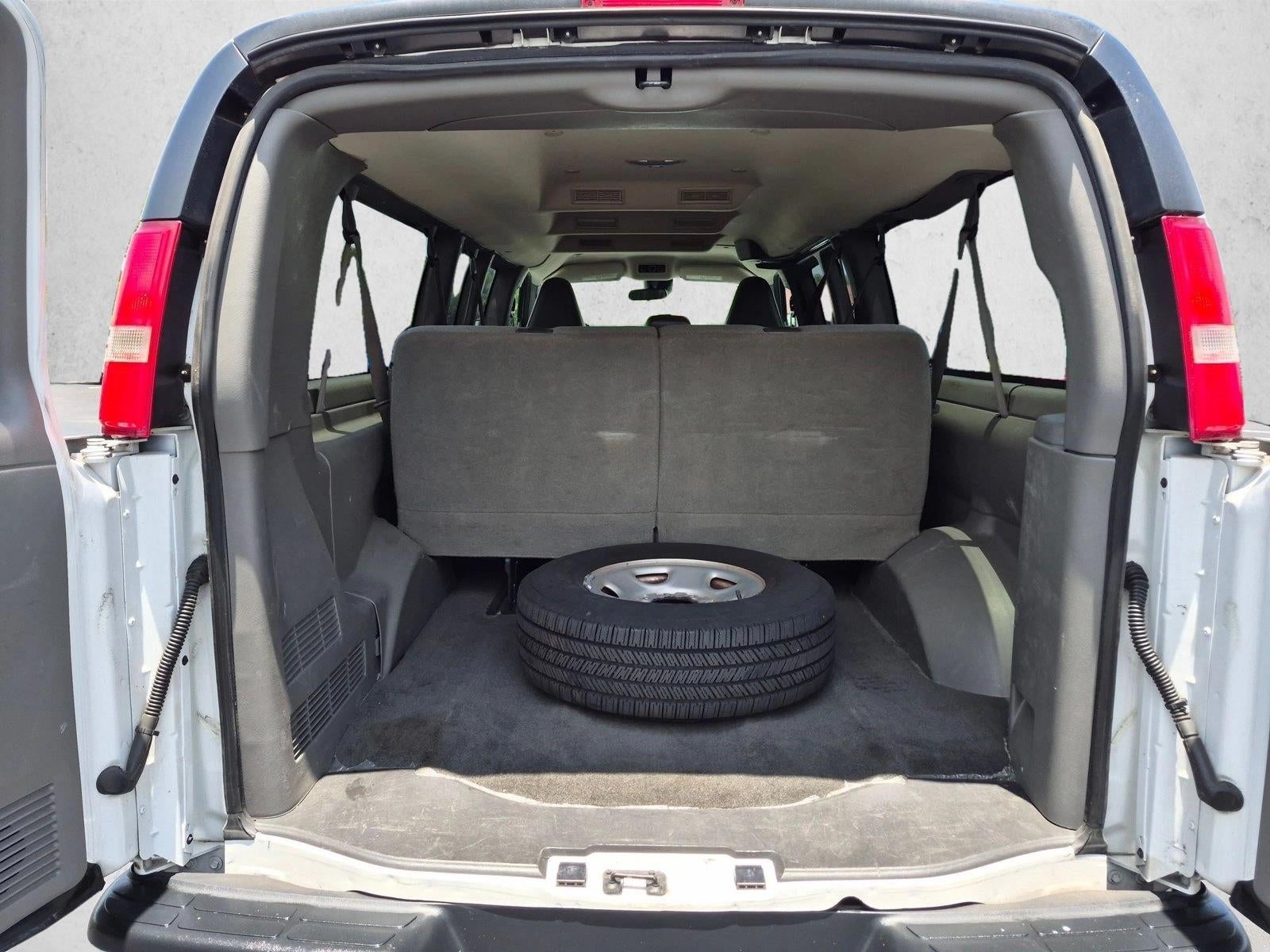2019 Chevrolet Express Passenger 3500 Extended Wheelbase Rear-Wheel Drive 1LT
