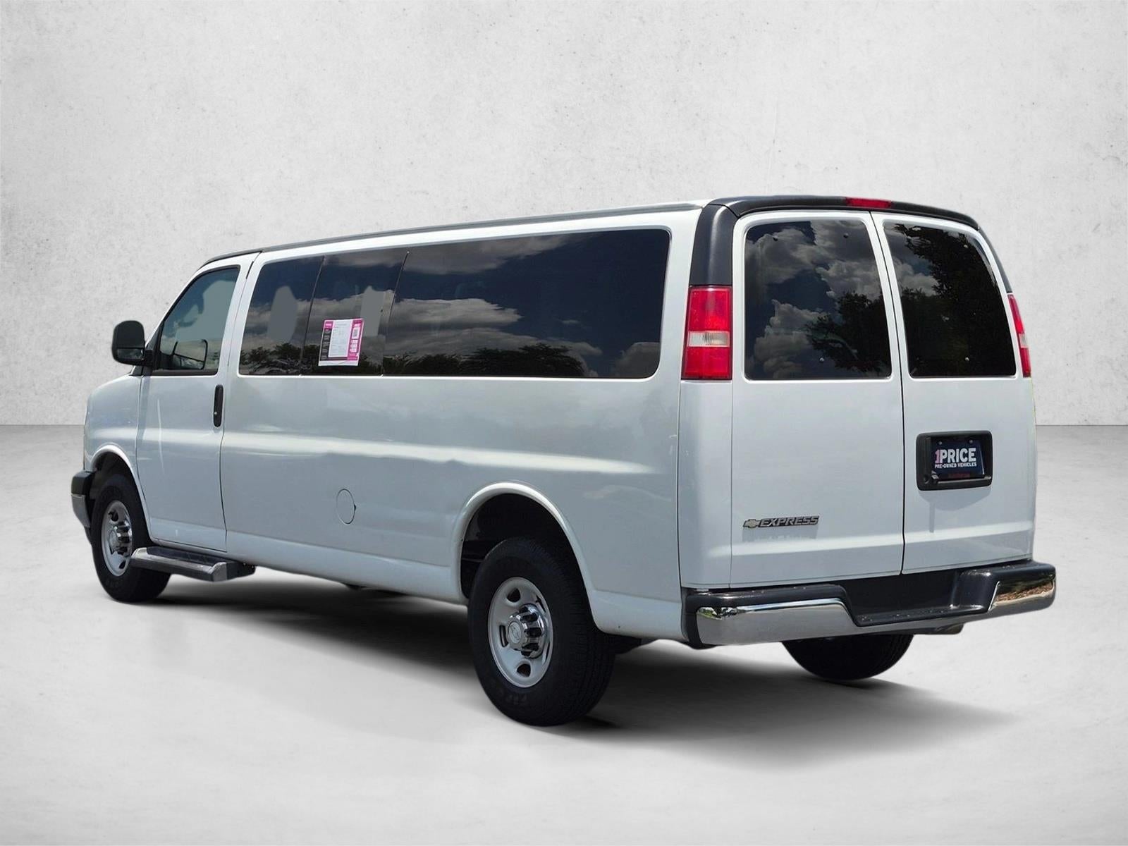 2019 Chevrolet Express Passenger 3500 Extended Wheelbase Rear-Wheel Drive 1LT