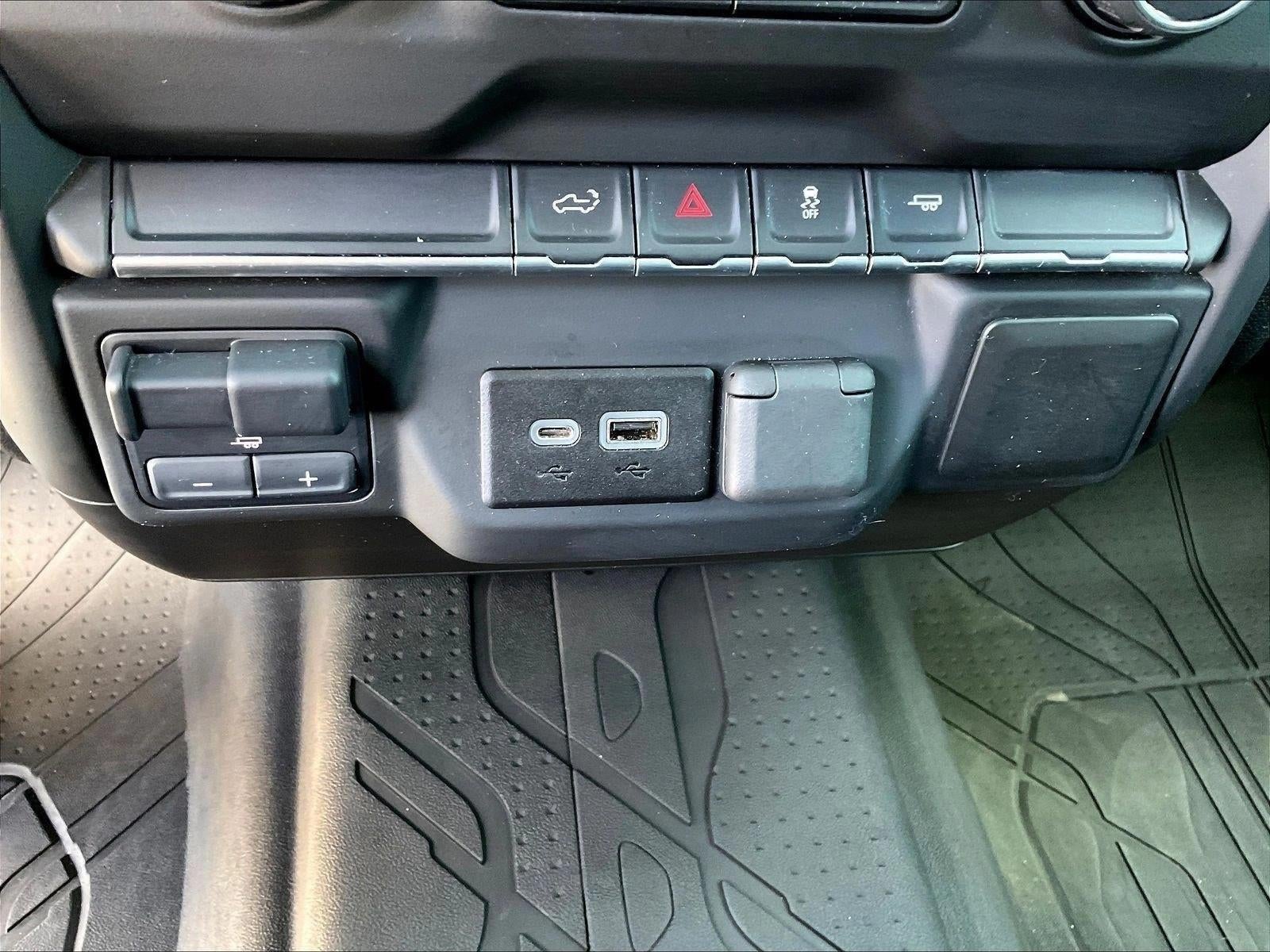 2021 Chevrolet Silverado 2500 HD Crew Cab Standard Box 2-Wheel Drive Custom