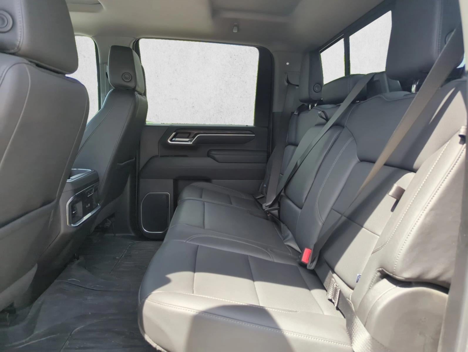 2025 GMC Sierra 2500 HD Crew Cab Standard Box 4-Wheel Drive SLT