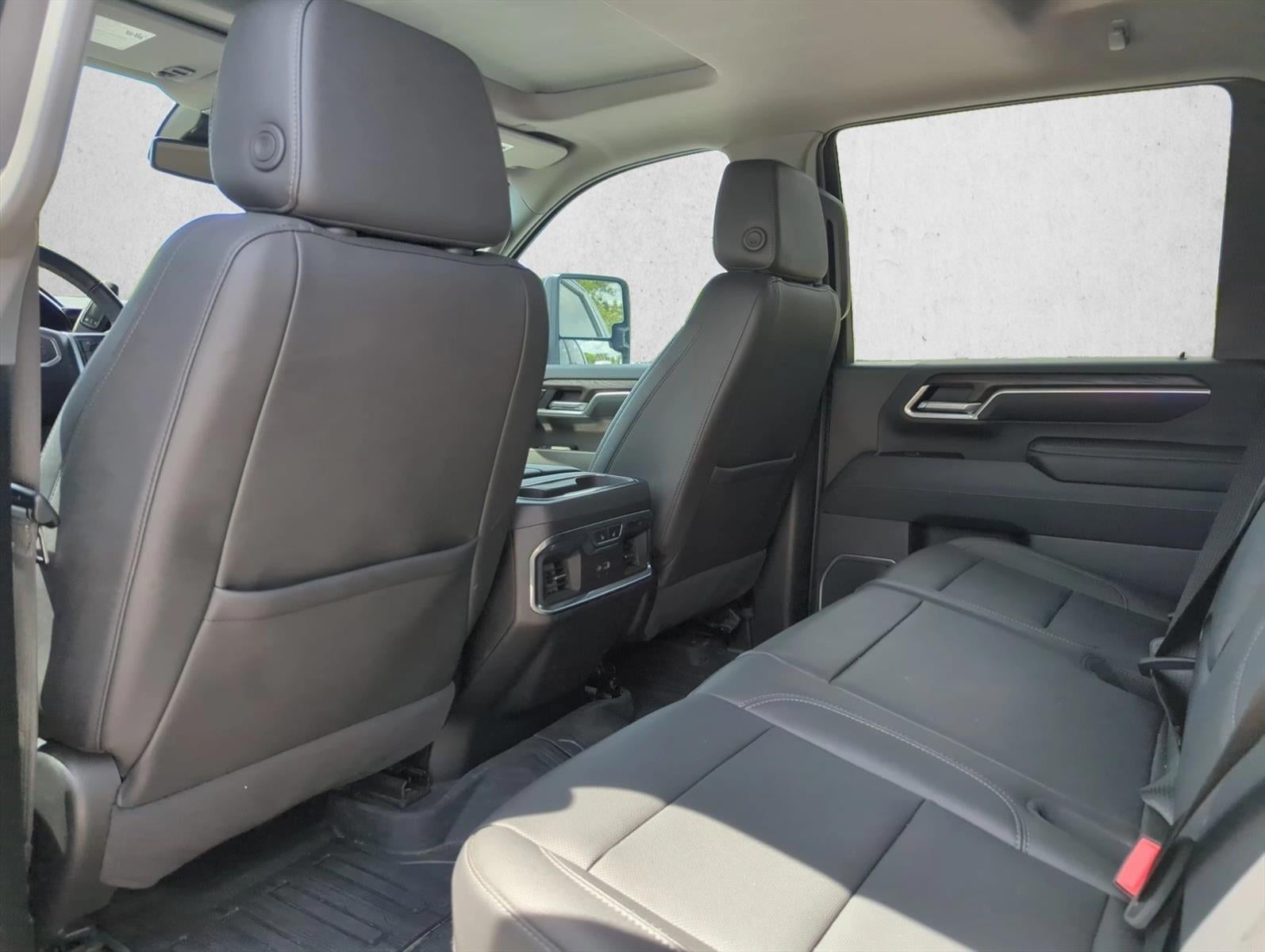 2025 GMC Sierra 2500 HD Crew Cab Standard Box 4-Wheel Drive SLT