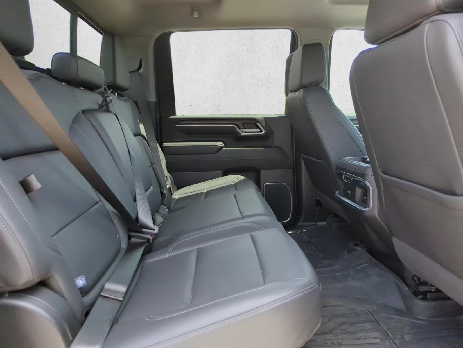 2025 GMC Sierra 2500 HD Crew Cab Standard Box 4-Wheel Drive SLT