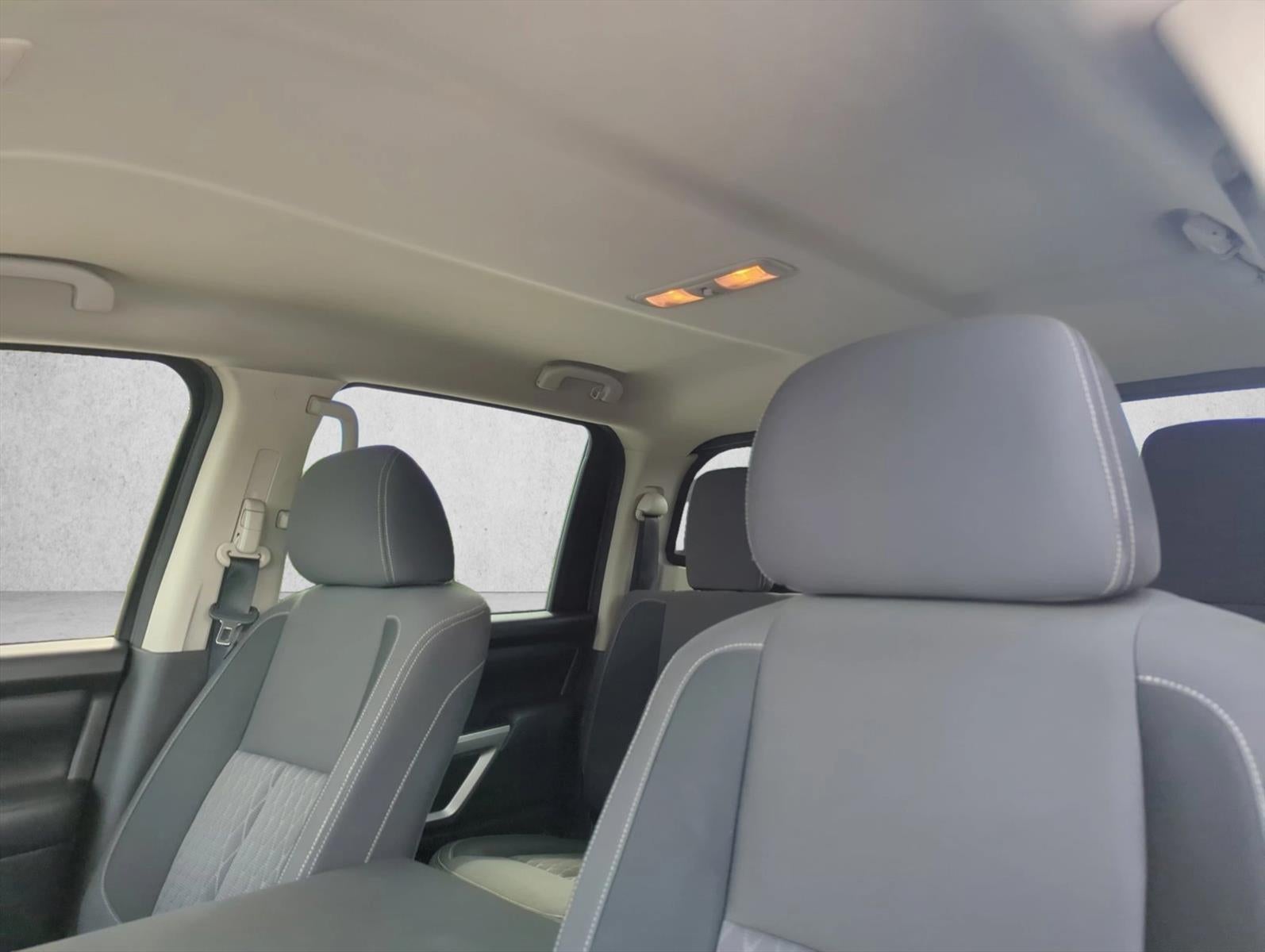 2024 Nissan Titan 4x2 Crew Cab SV