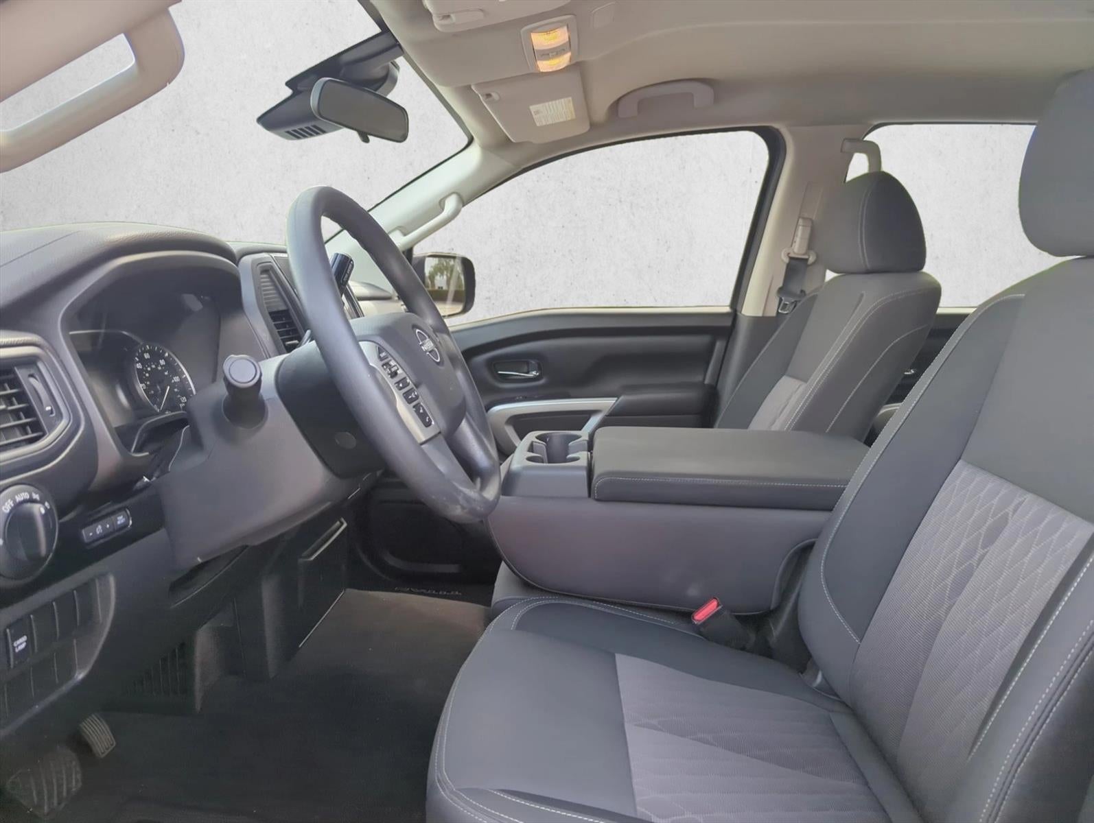 2024 Nissan Titan 4x2 Crew Cab SV