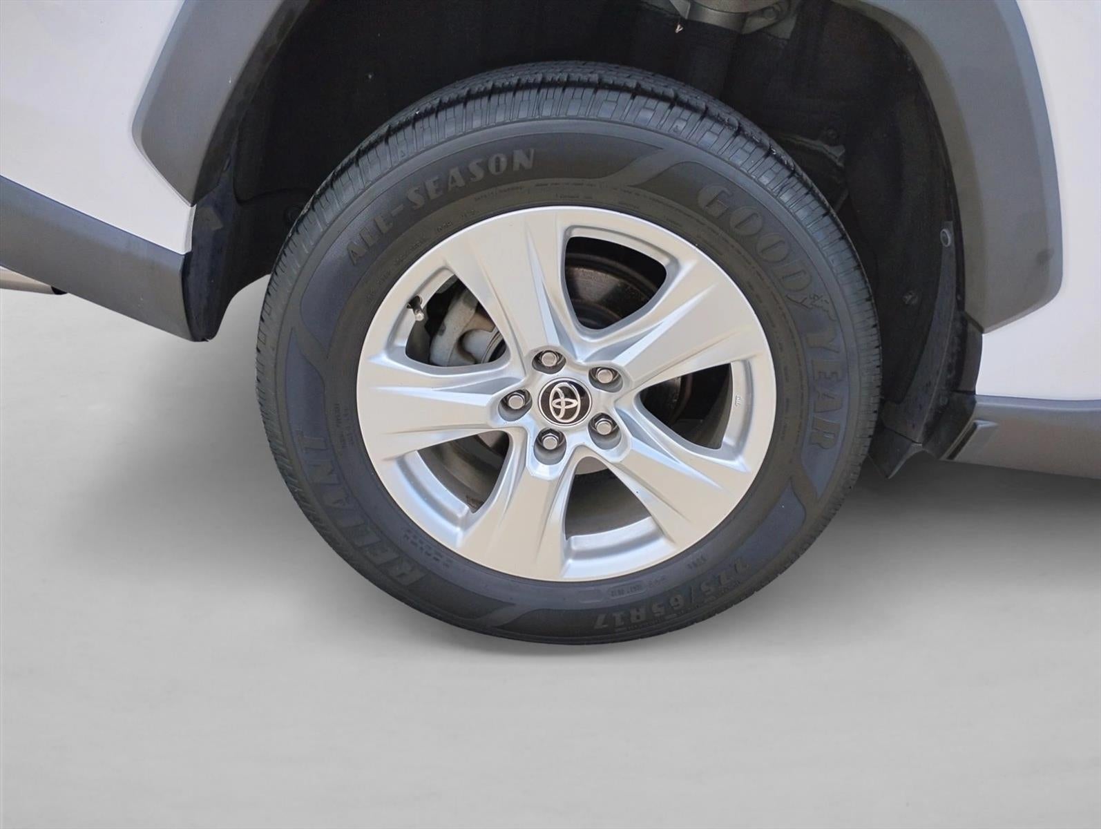 2021 Toyota RAV4 XLE FWD (GS)
