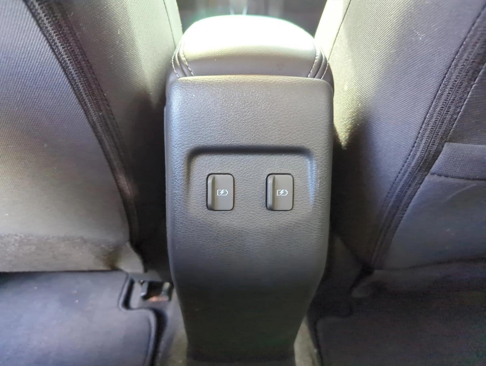 2022 Nissan Kicks SV FWD