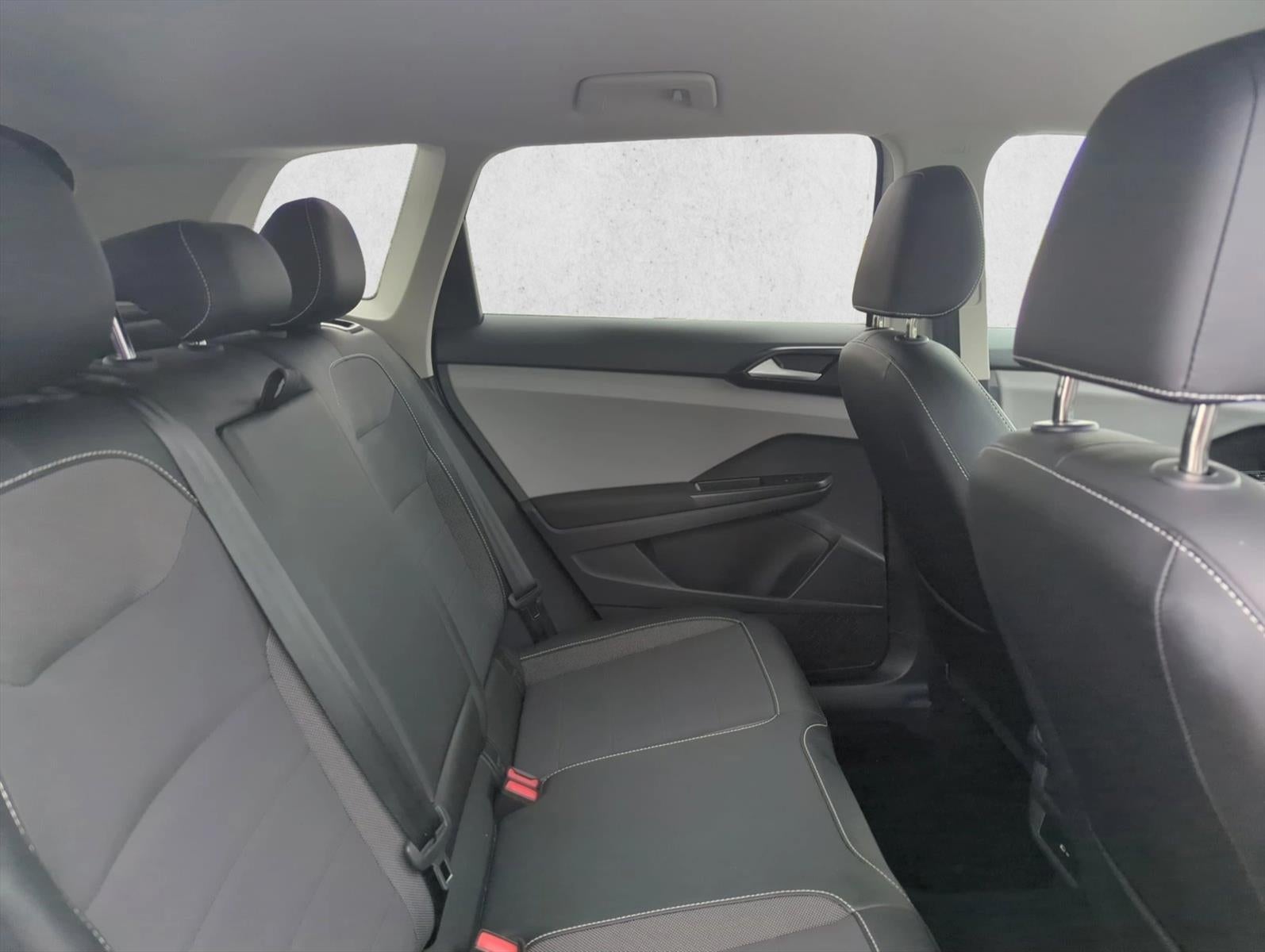 2022 Volkswagen Taos SE FWD