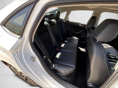 2024 Volkswagen Jetta SEL Auto