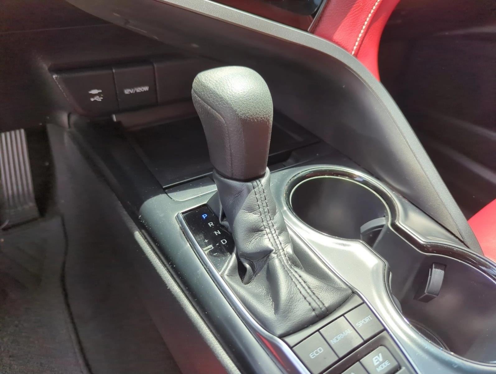 2019 Toyota Camry Hybrid LE CVT (Natl)
