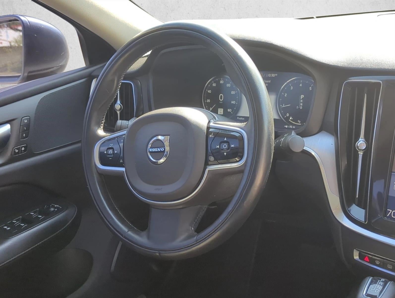 2020 Volvo S60 T6 AWD Momentum