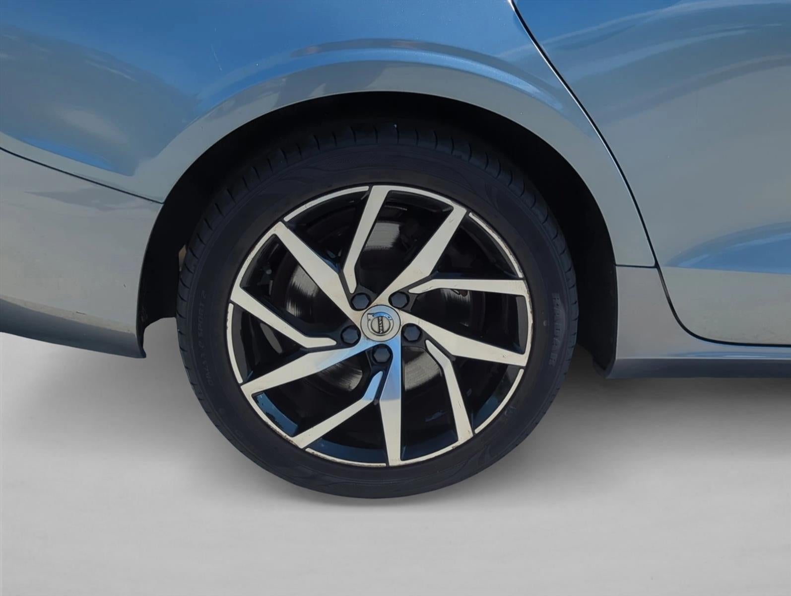 2020 Volvo S60 T6 AWD Momentum