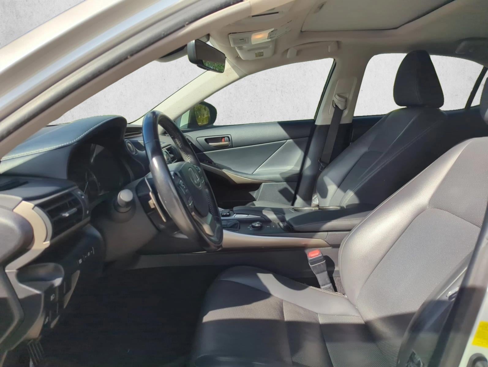 2017 Lexus IS 300 AWD