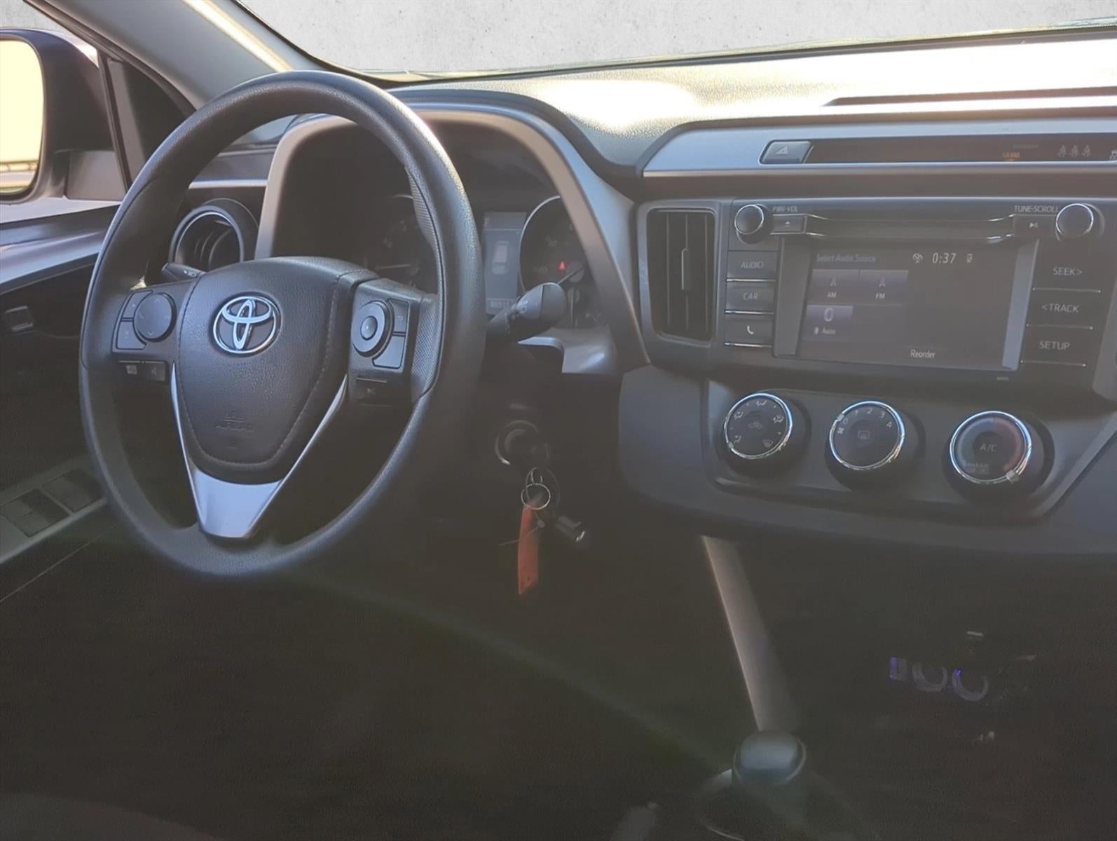 2018 Toyota RAV4 LE FWD (GS)