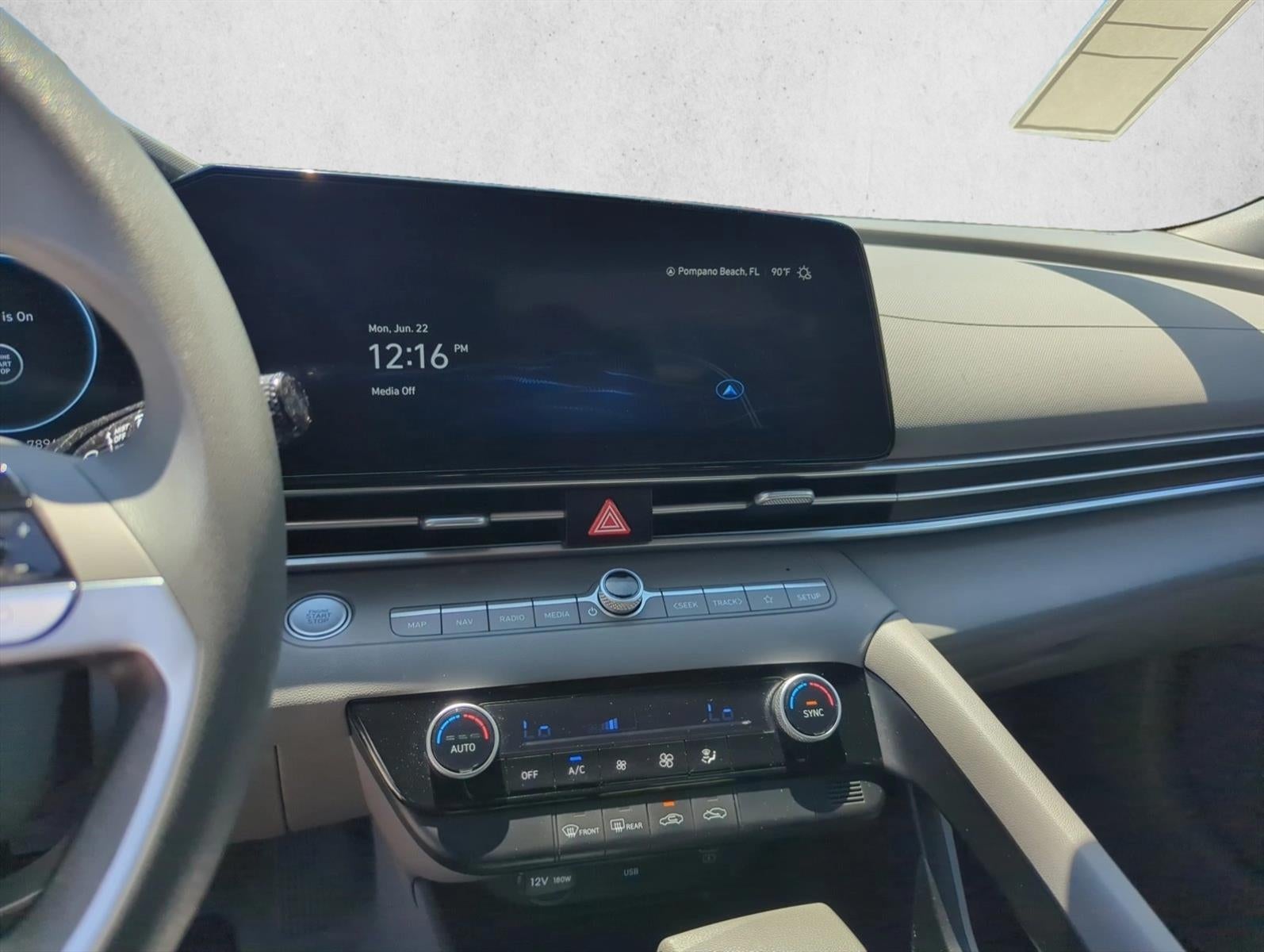 2024 Hyundai ELANTRA SEL IVT