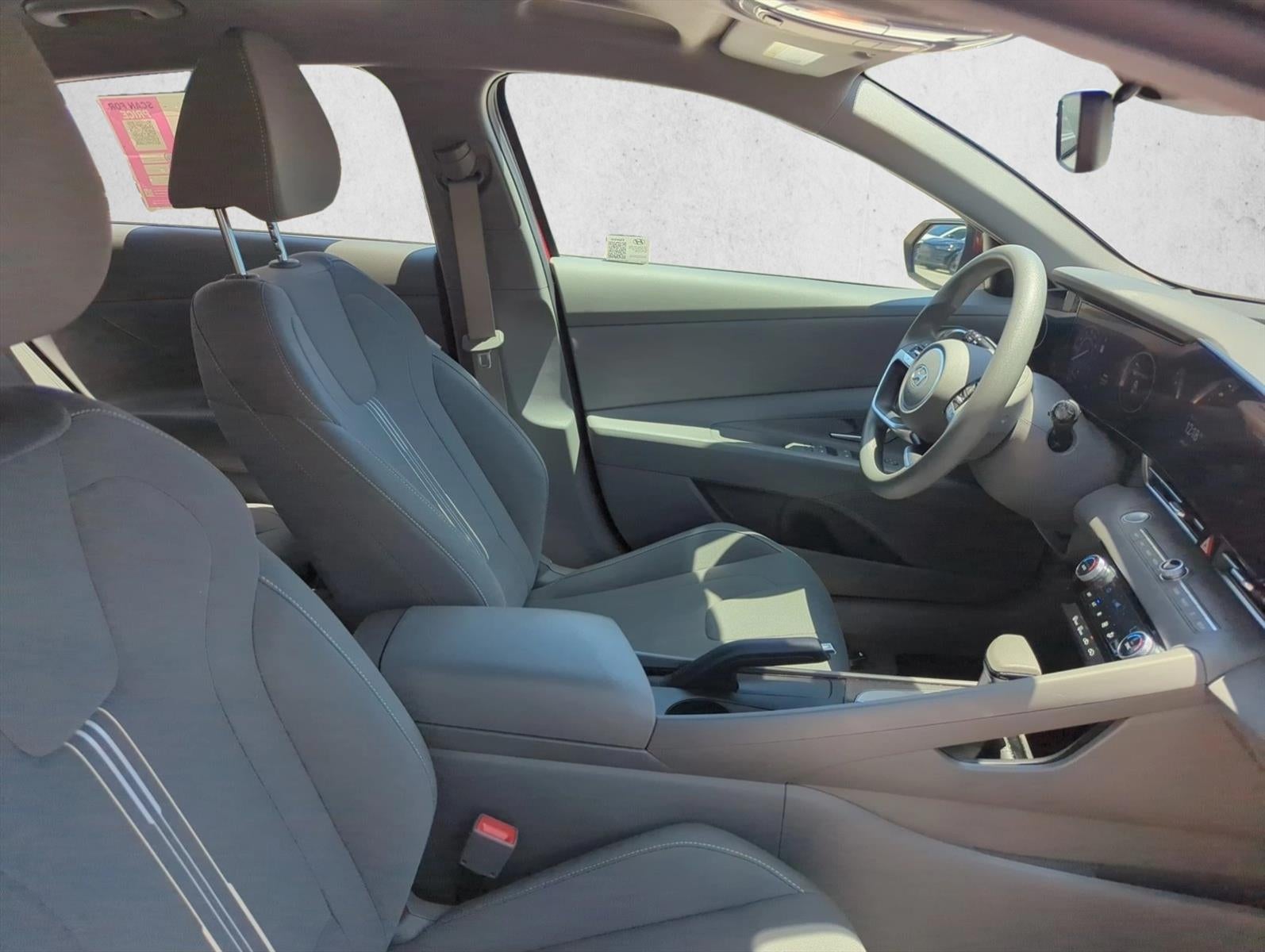 2024 Hyundai ELANTRA SEL IVT