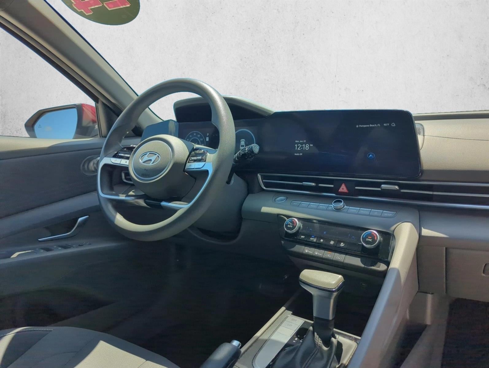 2024 Hyundai ELANTRA SEL IVT