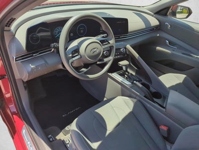 2024 Hyundai ELANTRA SEL IVT