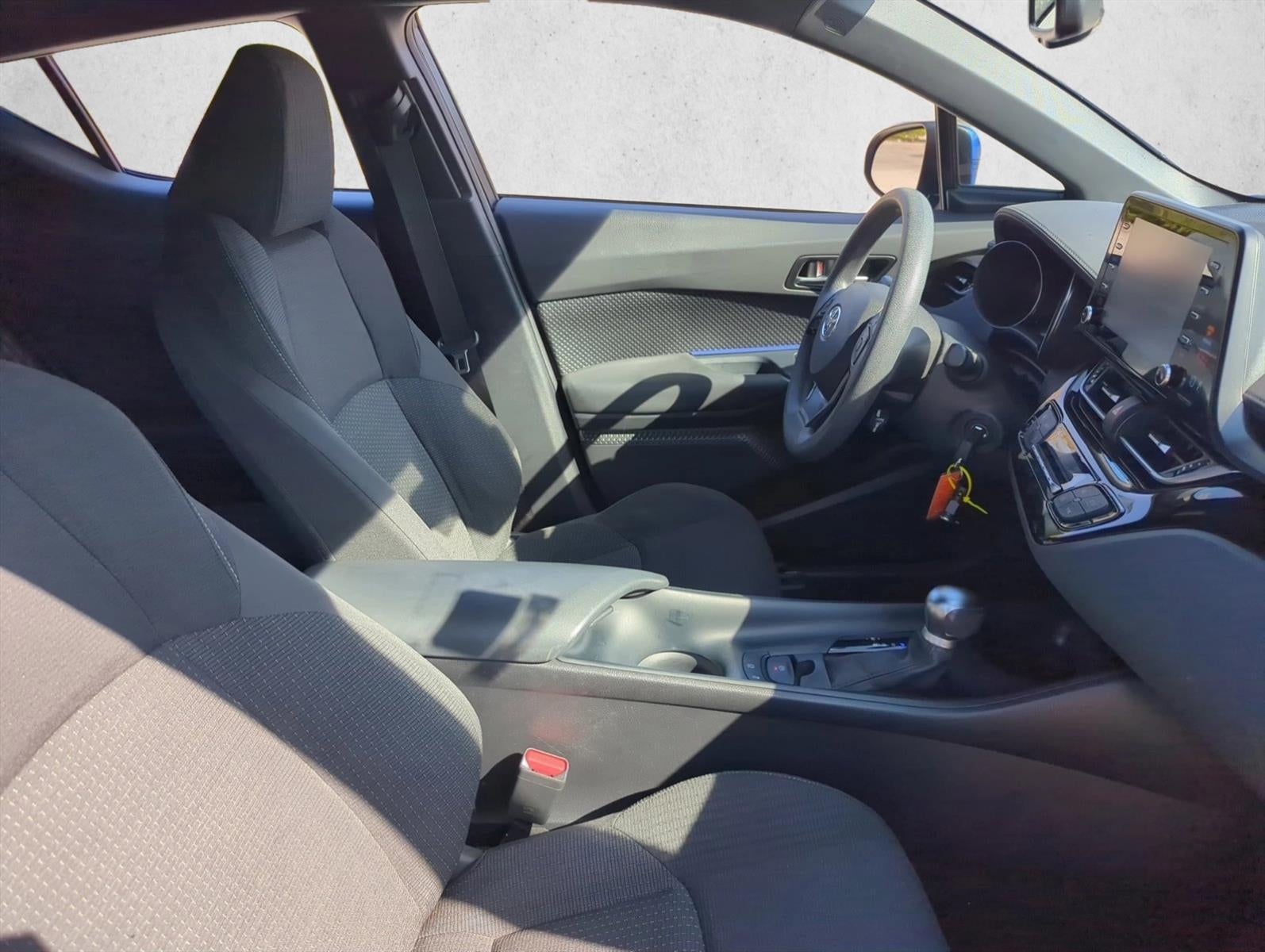 2019 Toyota C-HR LE FWD (Natl)