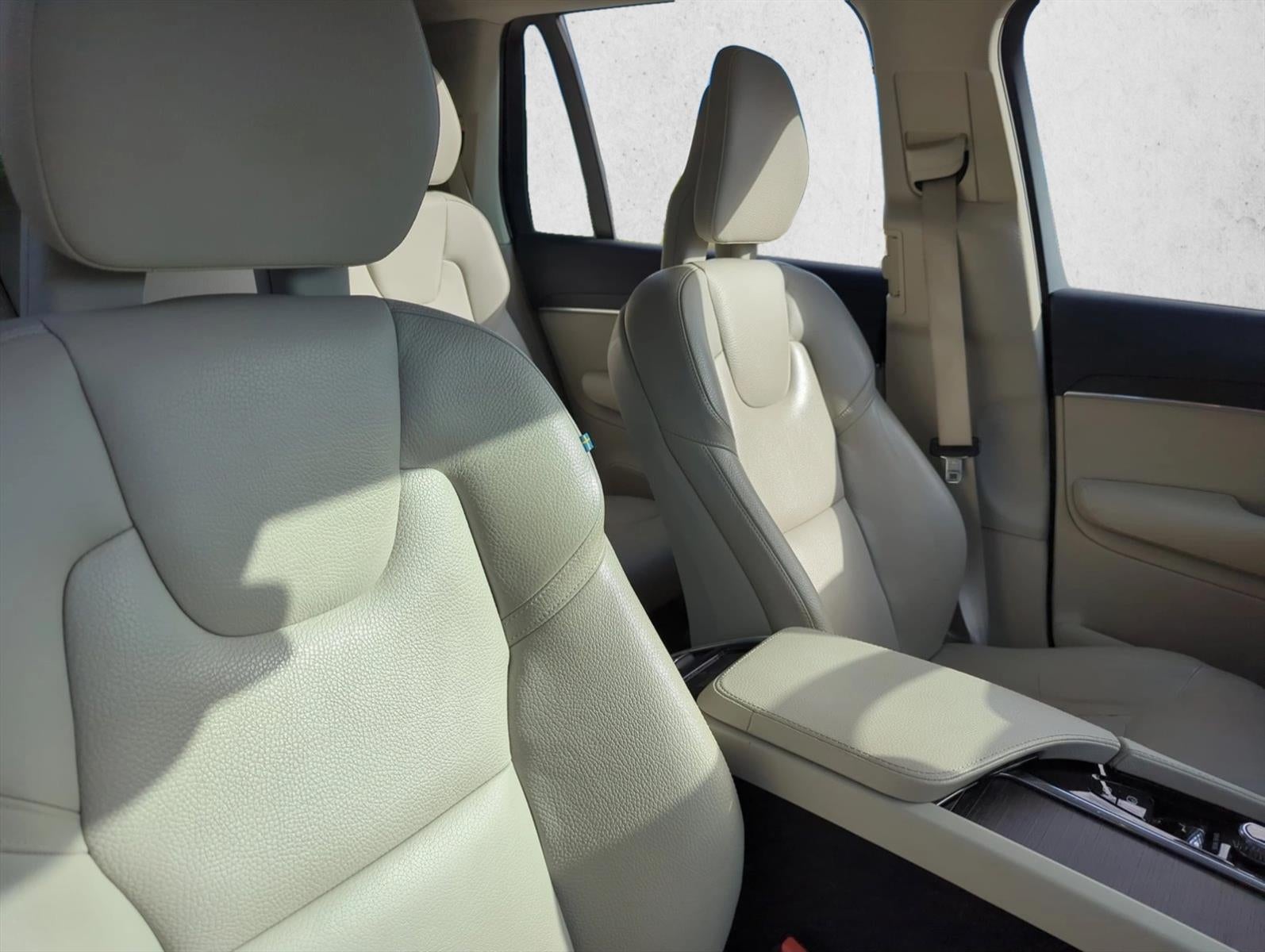 2020 Volvo XC90 T5 FWD Momentum 7 Passenger