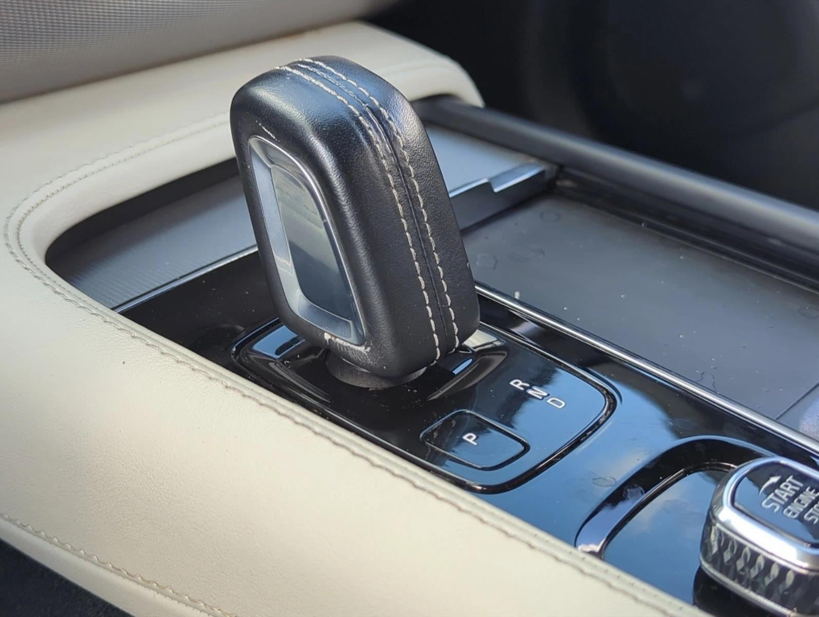 2021 Volvo XC90 Recharge T8 eAWD PHEV R-Design 7P