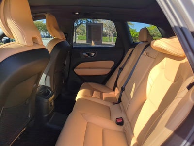 2024 Volvo XC60 Recharge Plug-In Hybrid T8 eAWD PHEV Ultimate Dark Theme