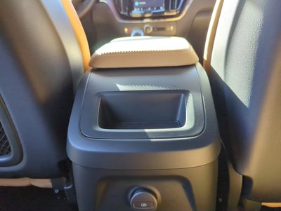 2024 Volvo XC60 Recharge Plug-In Hybrid T8 eAWD PHEV Ultimate Dark Theme