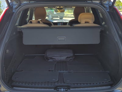 2024 Volvo XC60 Recharge Plug-In Hybrid T8 eAWD PHEV Ultimate Dark Theme