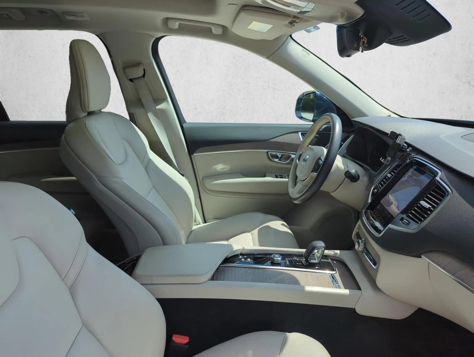 2024 Volvo XC90 B5 AWD Plus Bright Theme 7P