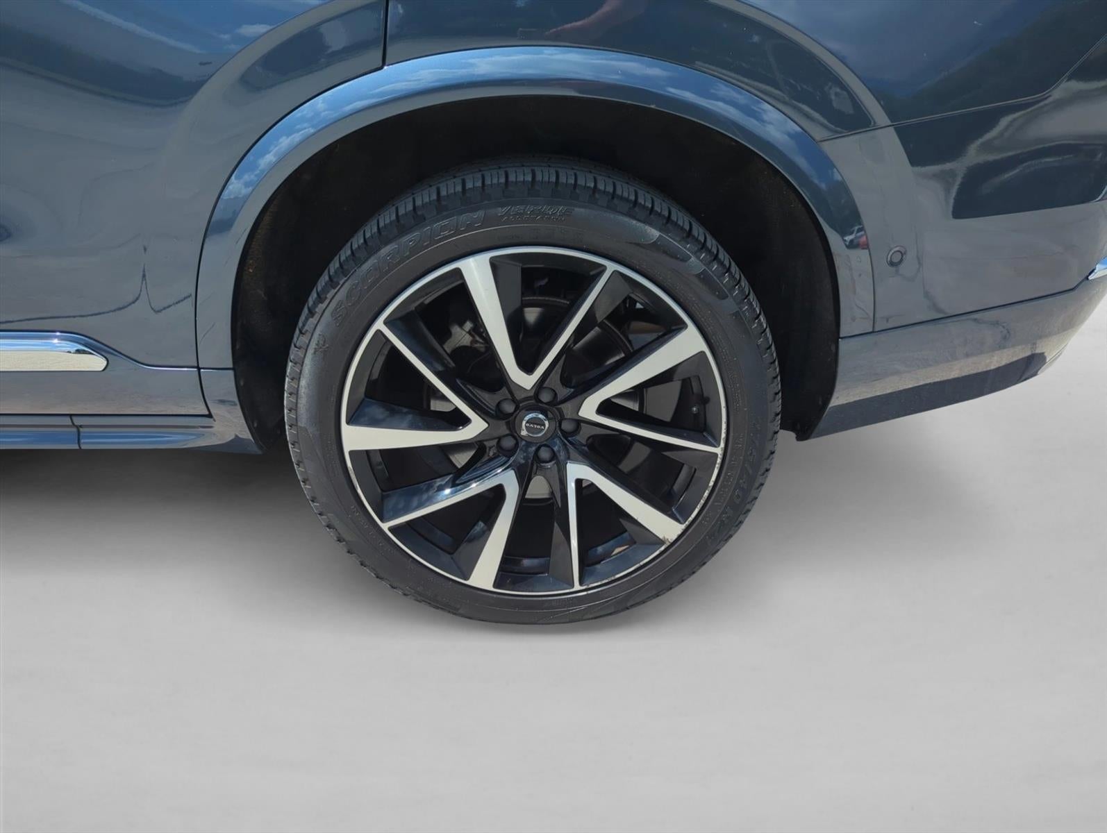 2024 Volvo XC90 B5 AWD Plus Bright Theme 7P