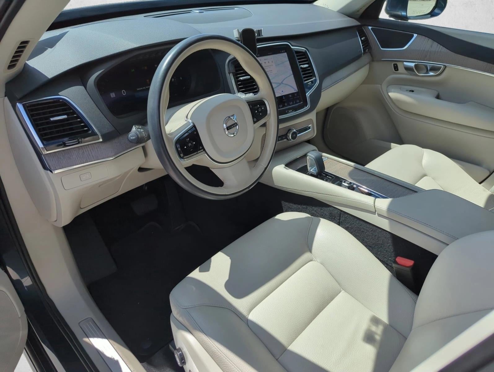 2024 Volvo XC90 B5 AWD Plus Bright Theme 7P