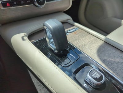 2024 Volvo XC90 B5 AWD Plus Bright Theme 7P