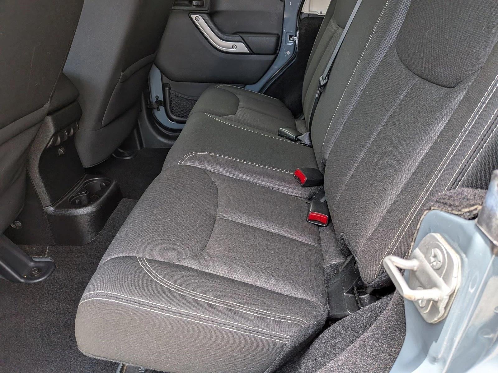 2014 Jeep Wrangler Unlimited 4WD 4dr Sahara