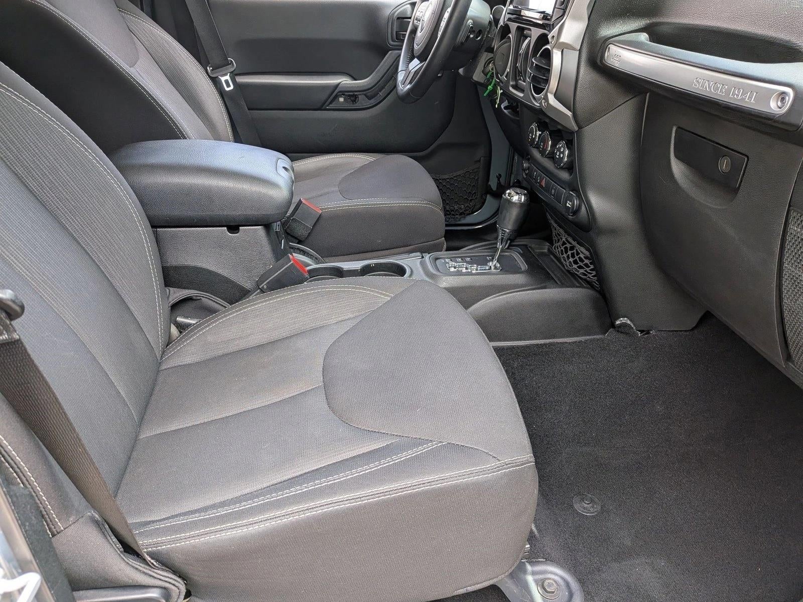 2014 Jeep Wrangler Unlimited 4WD 4dr Sahara