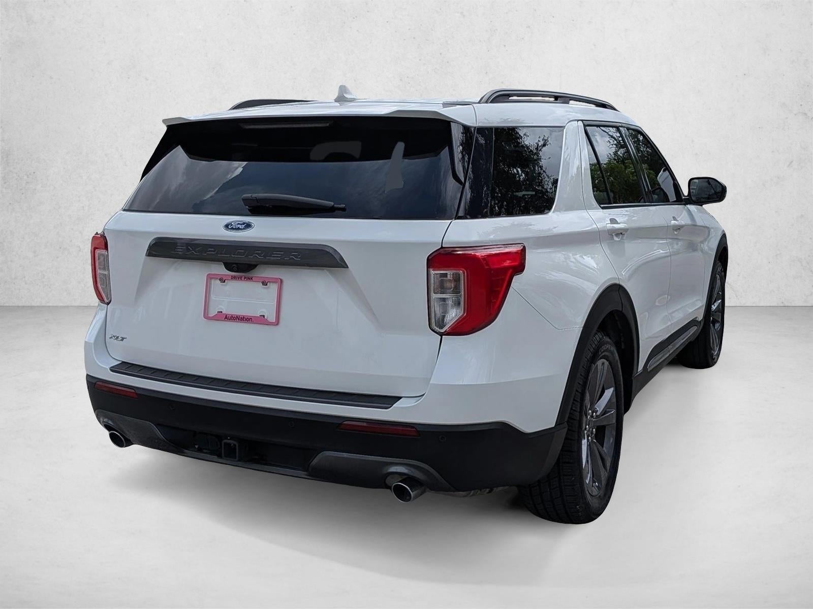 2023 Ford Explorer XLT RWD