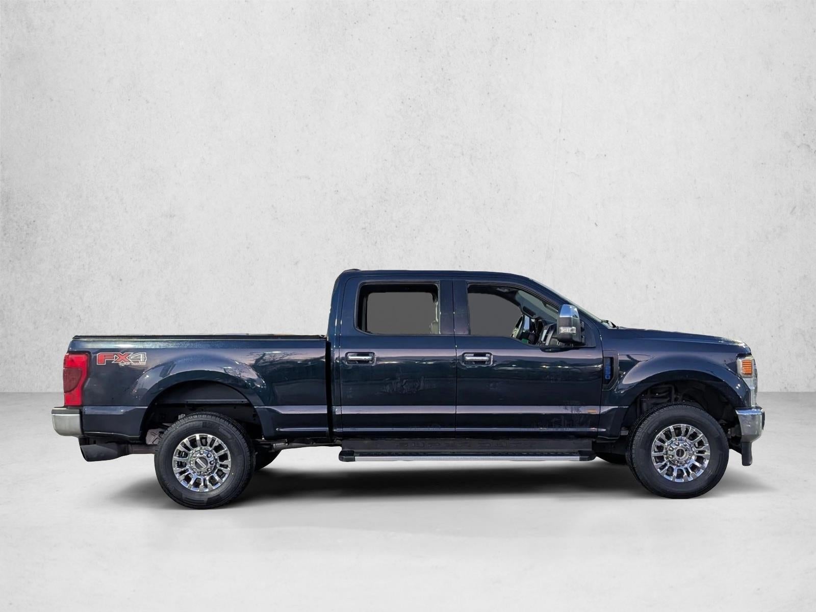 2022 Ford Super Duty F-250 SRW XLT 4WD Crew Cab 6.75' Box