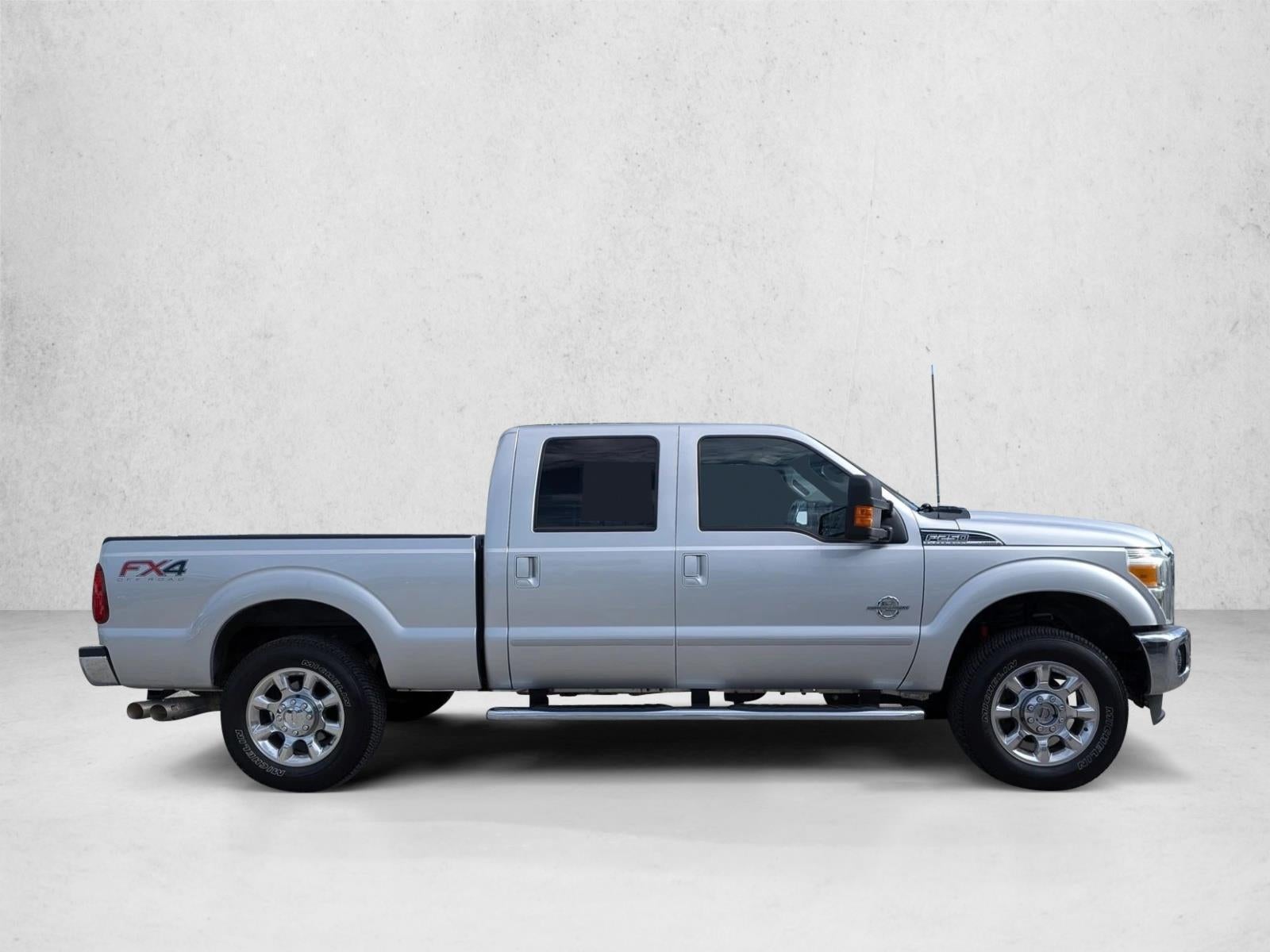 2013 Ford Super Duty F-250 SRW 4WD Crew Cab 6-3/4 Ft Box Lariat
